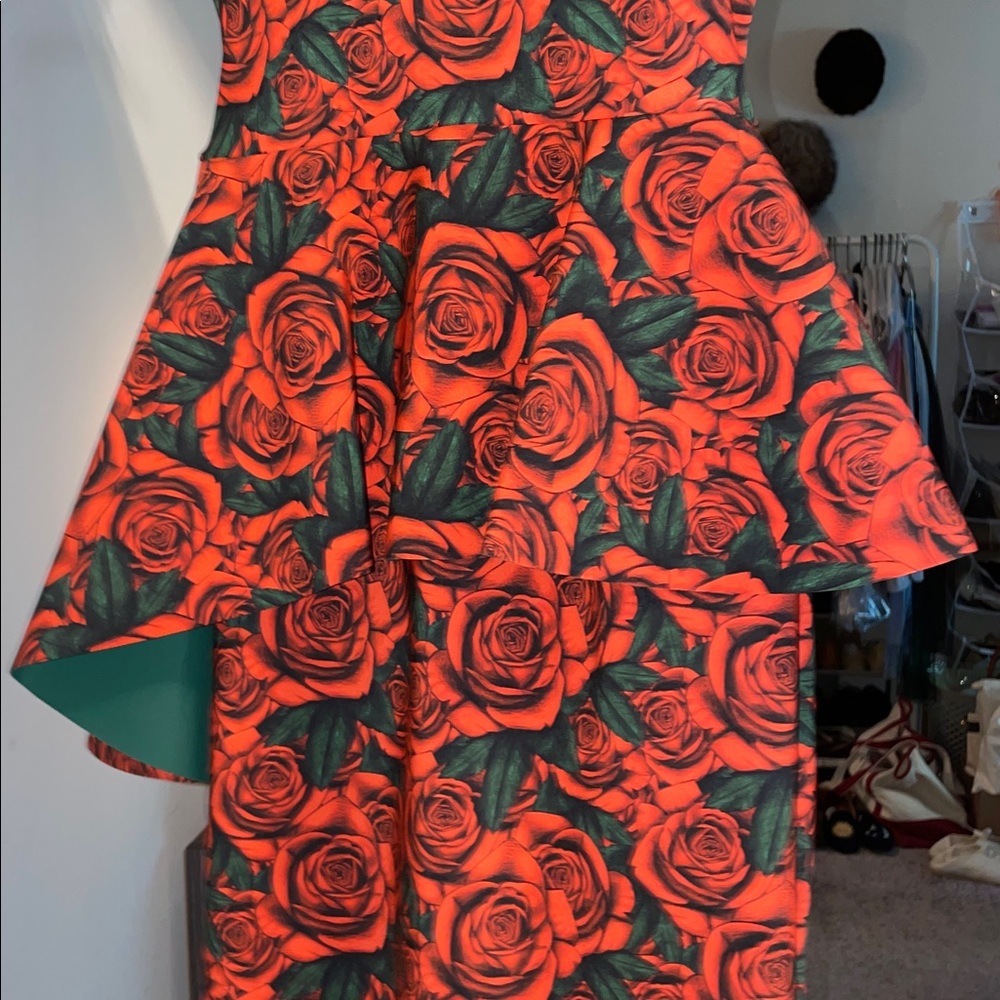 Chiara Boni La❤️Petite💚Robe Dress, NWT!
the only one of its kind on poshmark! - Picture 5 of 6